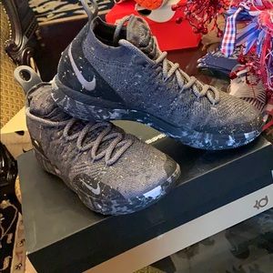 Nike Zoom KD11 Basketball Shoe